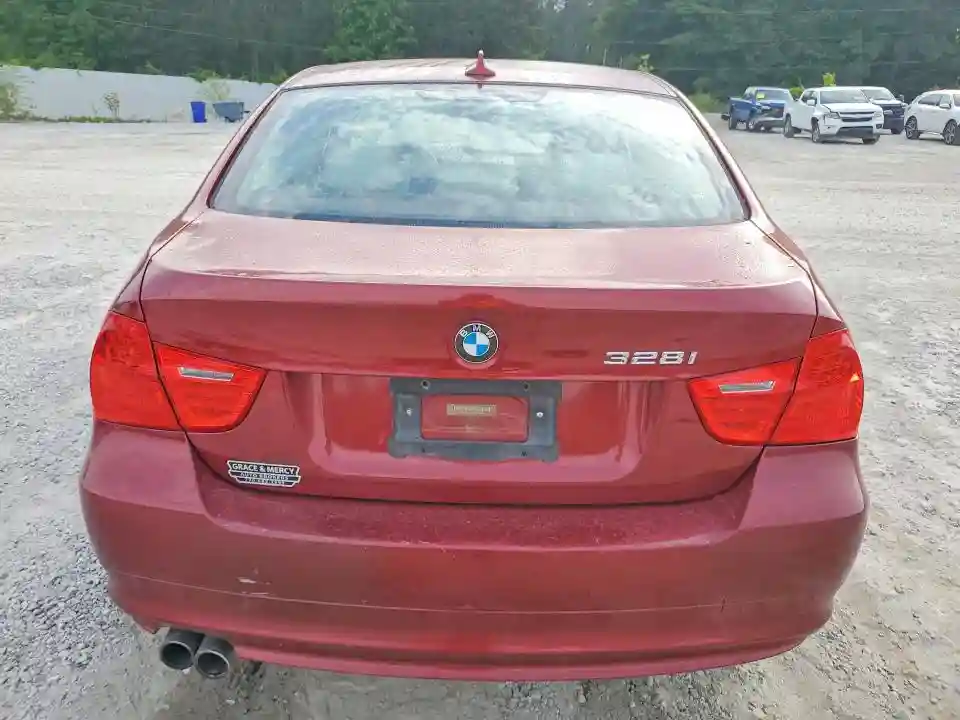 WBAPK7C55BF196149 2011 BMW 3 SERIES-5