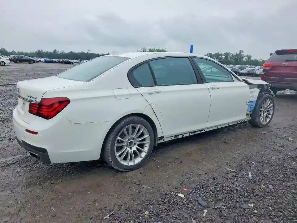 WBAYF8C57FD655150 2015 BMW 7 SERIES-2