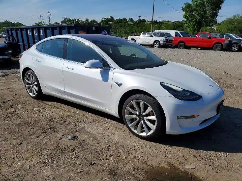 5YJ3E1EA5JF015733 2018 TESLA MODEL 3-3