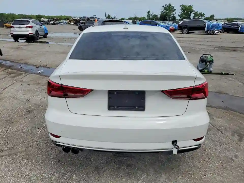 WAUAUGFF8H1042772 2017 AUDI A3-5