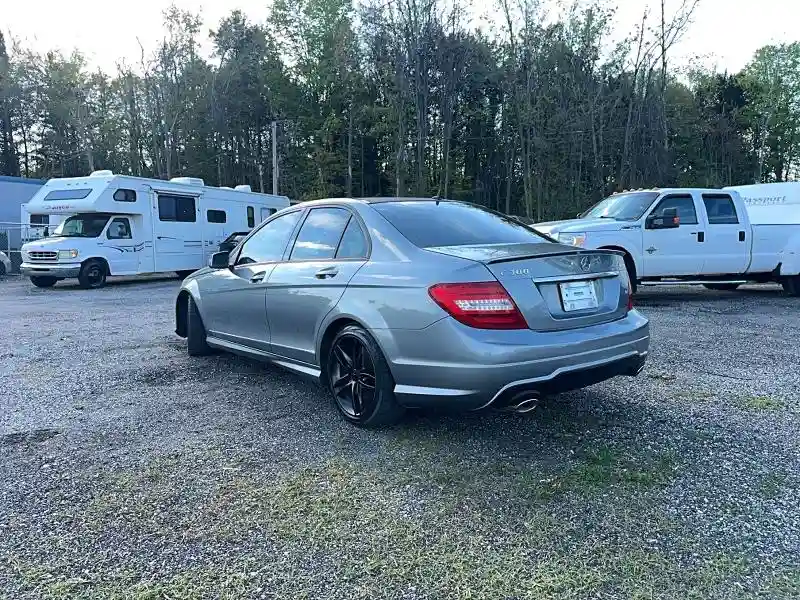 WDDGF8ABXDA782065 2013 MERCEDES-BENZ C-CLASS-2