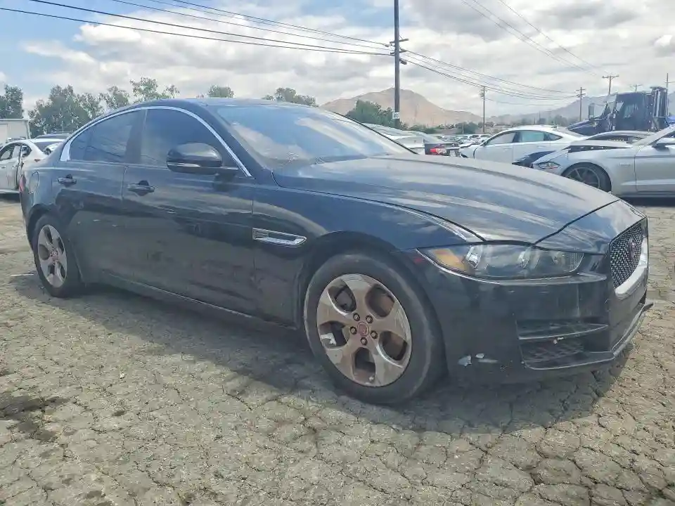 SAJAR4BG8HA962887 2017 JAGUAR XE-3