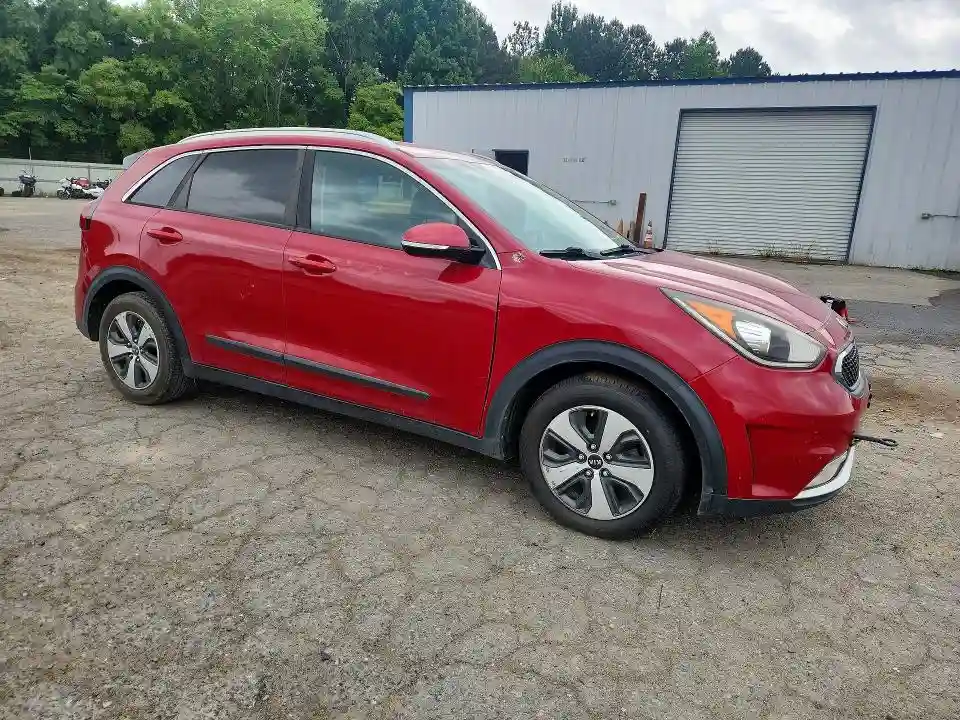 KNDCC3LC2H5057911 2017 KIA NIRO-3
