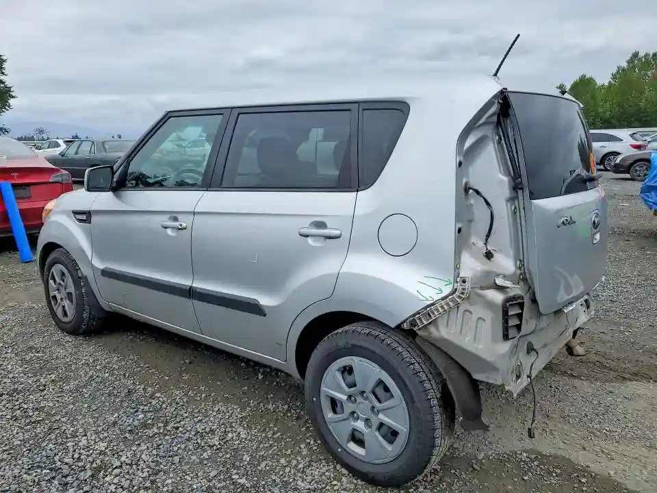 KNDJT2A50D7568800 2013 KIA SOUL-1