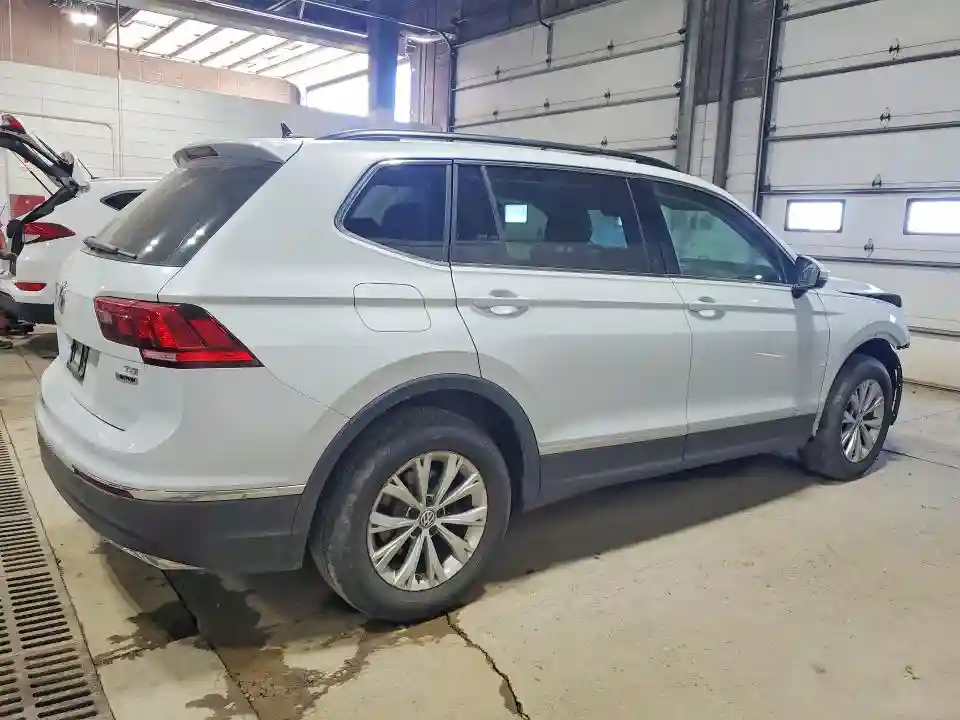 3VV2B7AX6JM100224 2018 VOLKSWAGEN TIGUAN-2