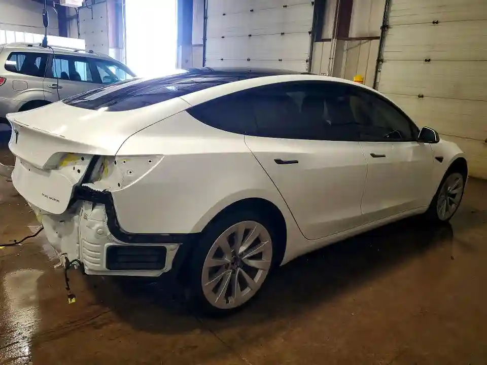 5YJ3E1EB9NF112903 2022 TESLA MODEL 3-2