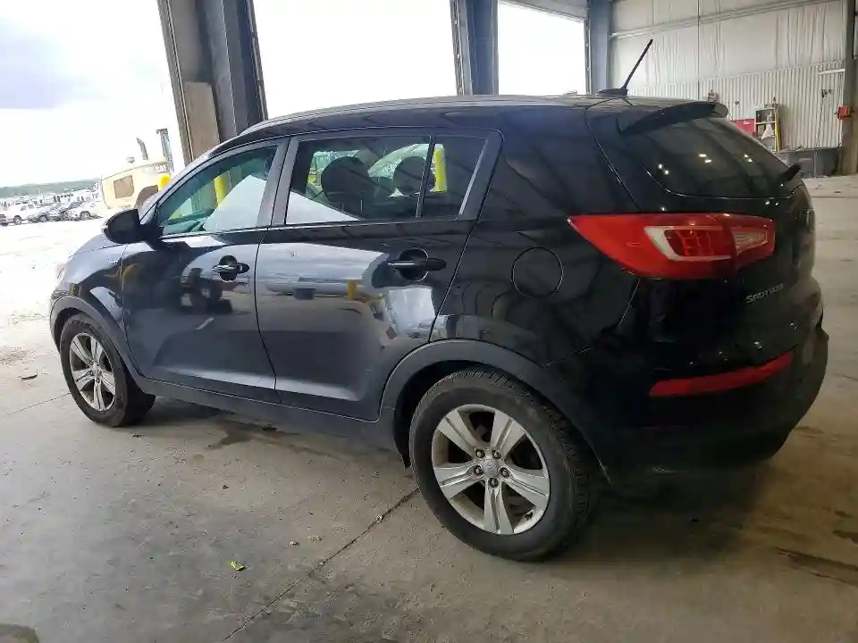 KNDPBCA2XB7153330 2011 KIA SPORTAGE-1