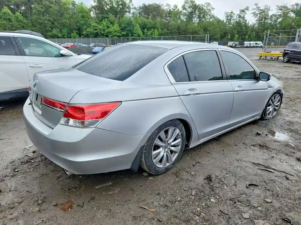 1HGCP2E74BA095607 2011 HONDA ACCORD-2