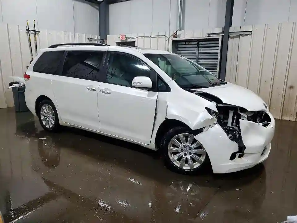 5TDDK3DC6DS066847 2013 TOYOTA SIENNA-3