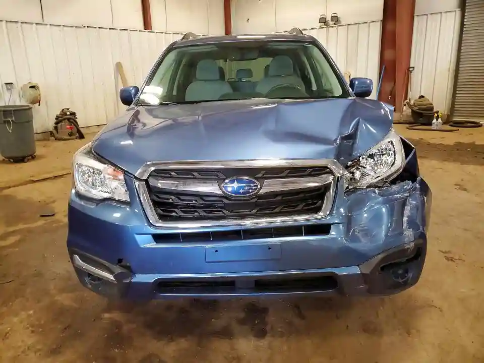 JF2SJAEC3HH568787 2017 SUBARU FORESTER-4