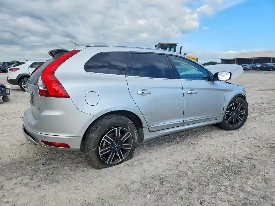 YV440MDR5H2226159 2017 VOLVO XC60-2
