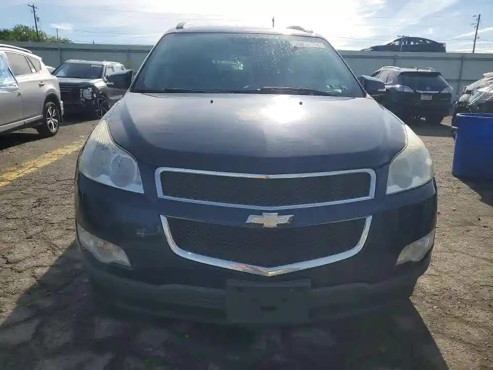 1GNKVGED2BJ377688 2011 CHEVROLET TRAVERSE-4