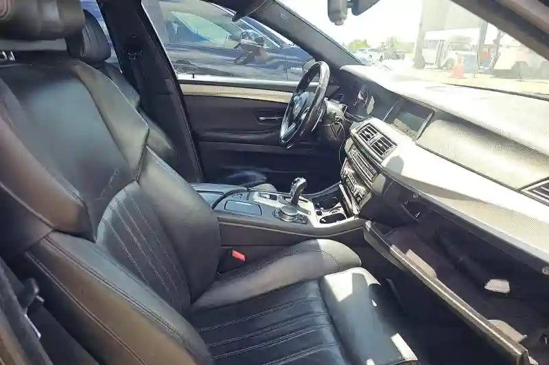 WBSFV9C55GD595740 2016 BMW M5-4
