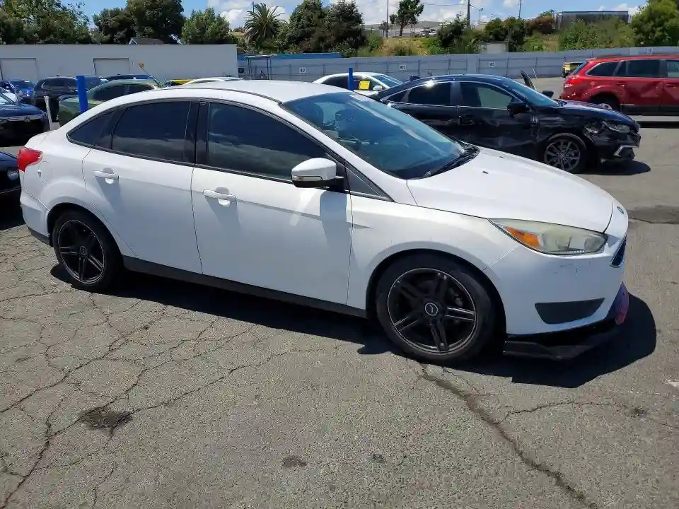 1FADP3F28FL263664 2015 FORD FOCUS-3