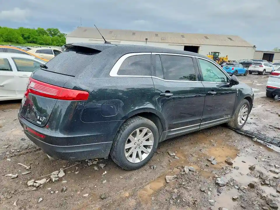 2LMHJ5NKXFBL00918 2015 LINCOLN MKT-2