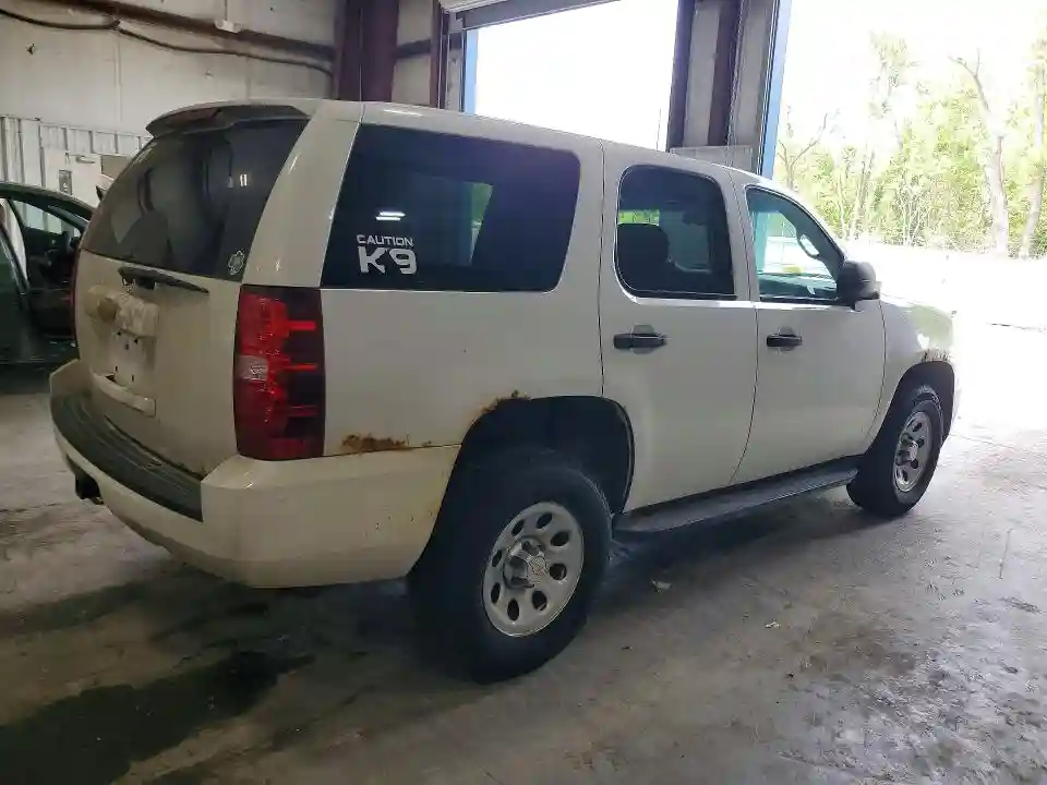 1GNSK2E01BR136716 2011 CHEVROLET TAHOE-2
