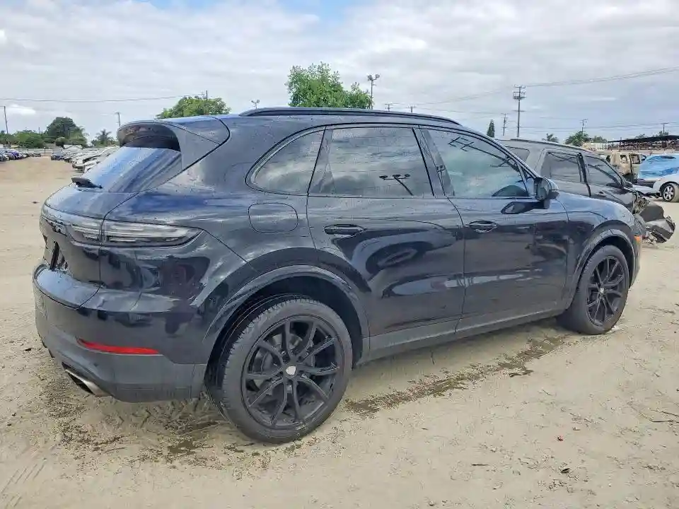 WP1AA2AY8KDA02011 2019 PORSCHE CAYENNE-2