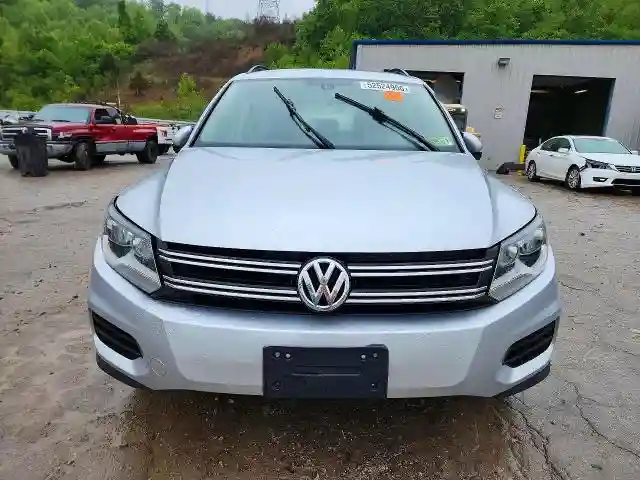 WVGBV7AX3HK013626 2017 VOLKSWAGEN TIGUAN-4