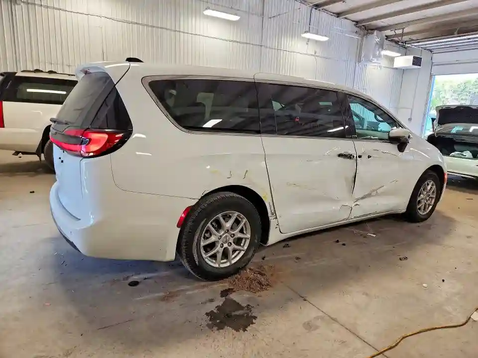 2C4RC1BG0PR620491 2023 CHRYSLER PACIFICA-2