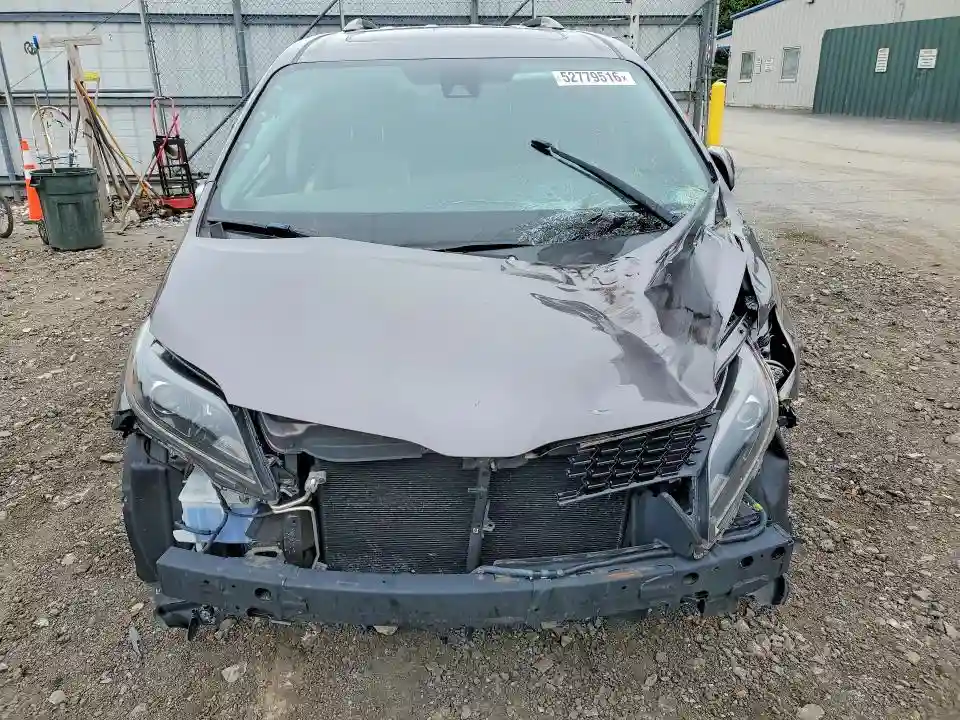5TDXZ3DC1JS931101 2018 TOYOTA SIENNA-4