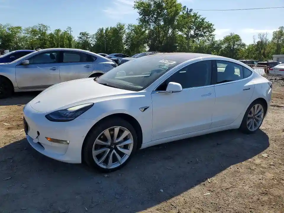 5YJ3E1EA5JF015733 2018 TESLA MODEL 3-0