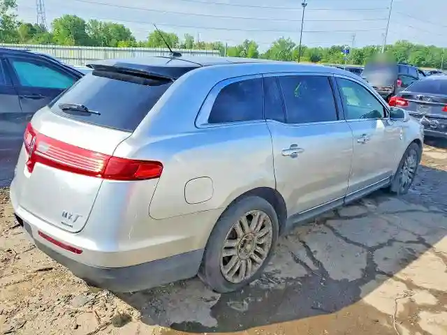 2LMHJ5AT6GBL01824 2016 LINCOLN MKT-2