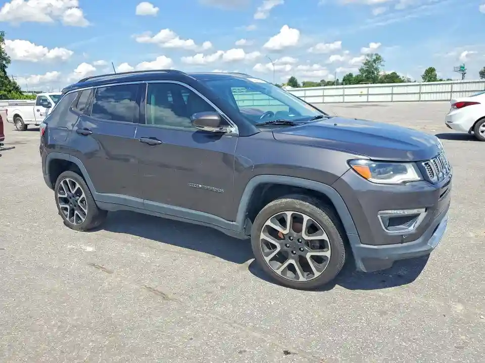 3C4NJDCB8JT199990 2018 JEEP COMPASS-3