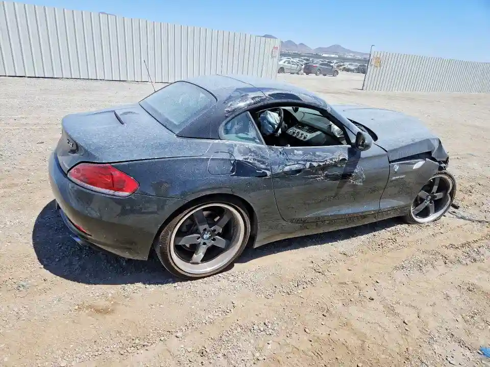 WBALM7C59AE382225 2010 BMW Z4-2