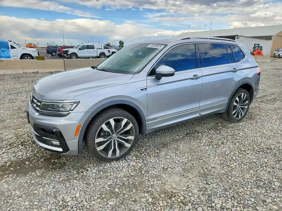 3VV4B7AX4LM118555 2020 VOLKSWAGEN TIGUAN-0