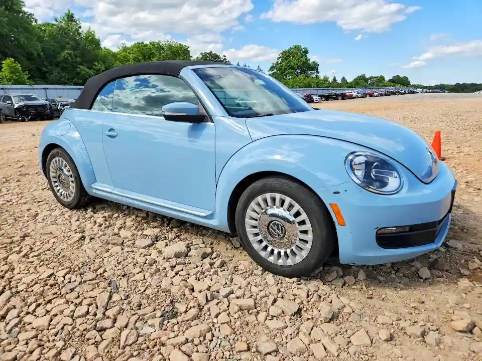 3VW517AT1GM803618 2016 VOLKSWAGEN BEETLE-3