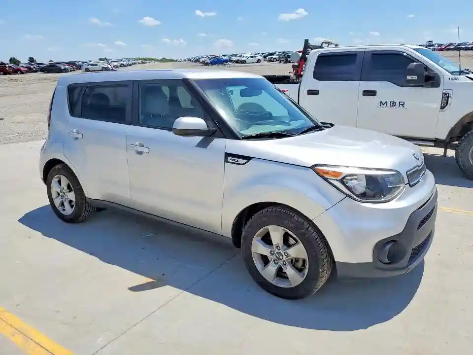 KNDJN2A21H7484281 2017 KIA SOUL-3