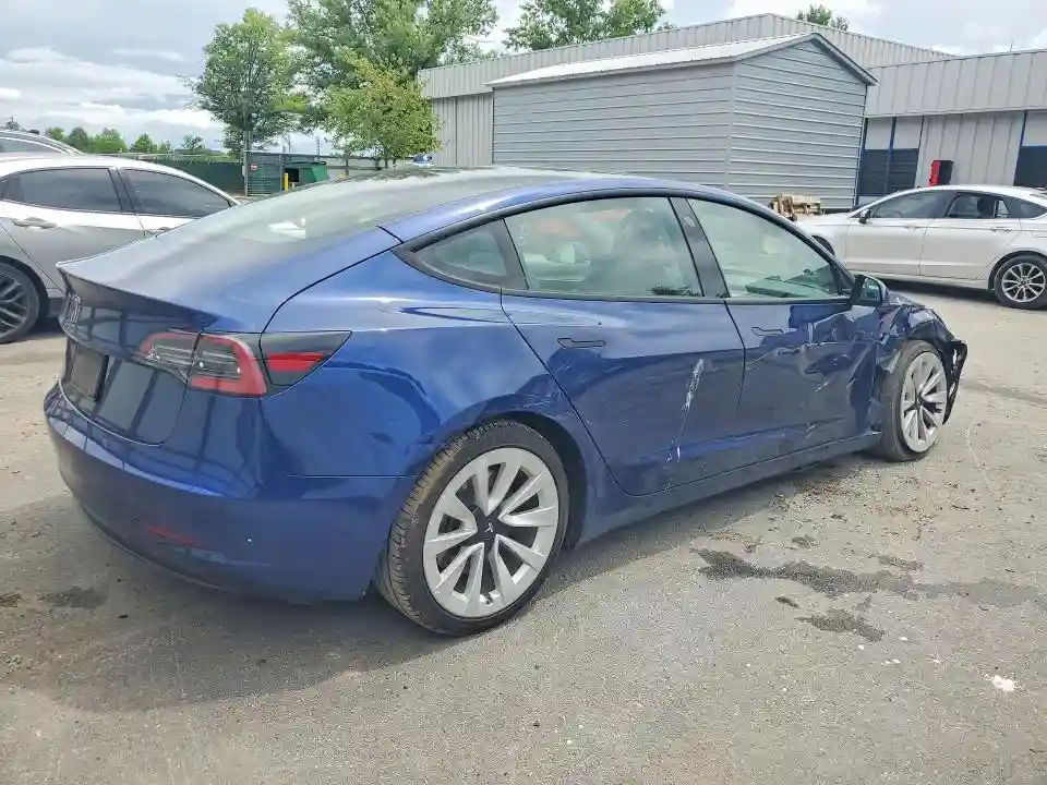 5YJ3E1EA5NF189632 2022 TESLA MODEL 3-2