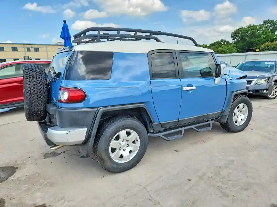 JTEZU4BF0CK012528 2012 TOYOTA FJ CRUISER-2