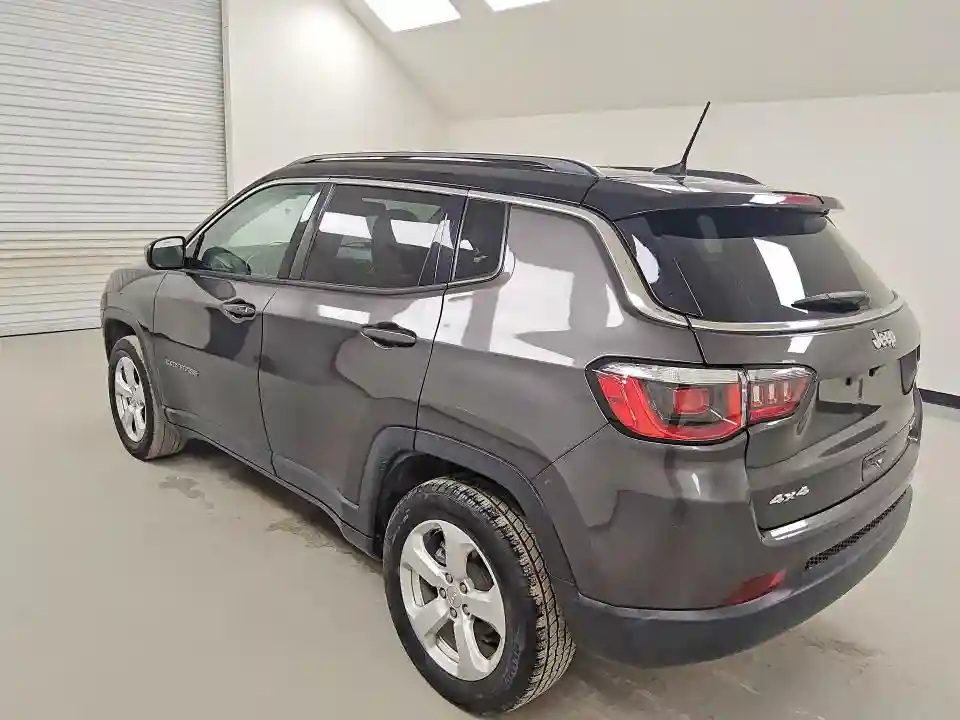 3C4NJDBB5KT678967 2019 JEEP COMPASS-1