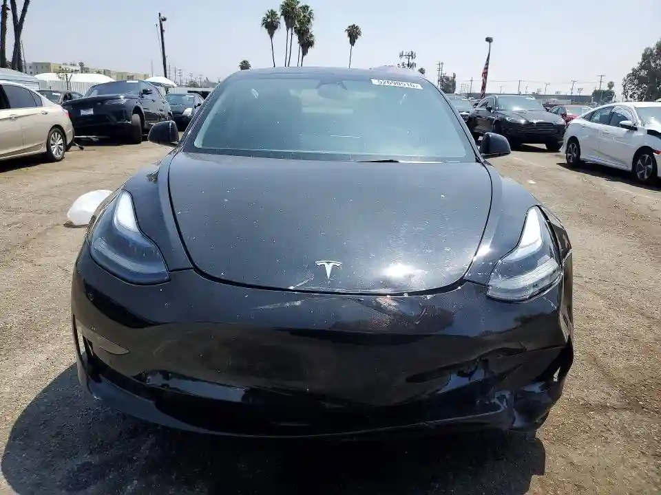 5YJ3E1EA1PF679519 2023 TESLA MODEL 3-4