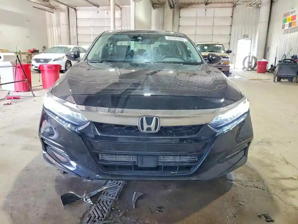 1HGCV1F9XJA070130 2018 HONDA ACCORD-4