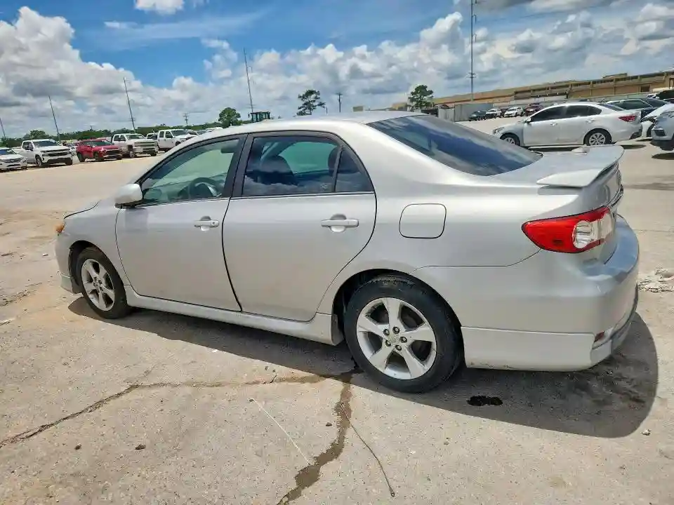 5YFBU4EE6DP144110 2013 TOYOTA COROLLA-1