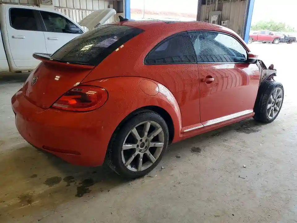 3VWJ17AT1GM624784 2016 VOLKSWAGEN BEETLE-2