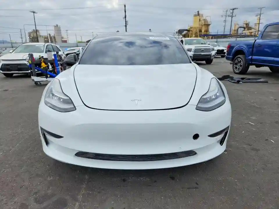 5YJ3E1EB6KF421904 2019 TESLA MODEL 3-4