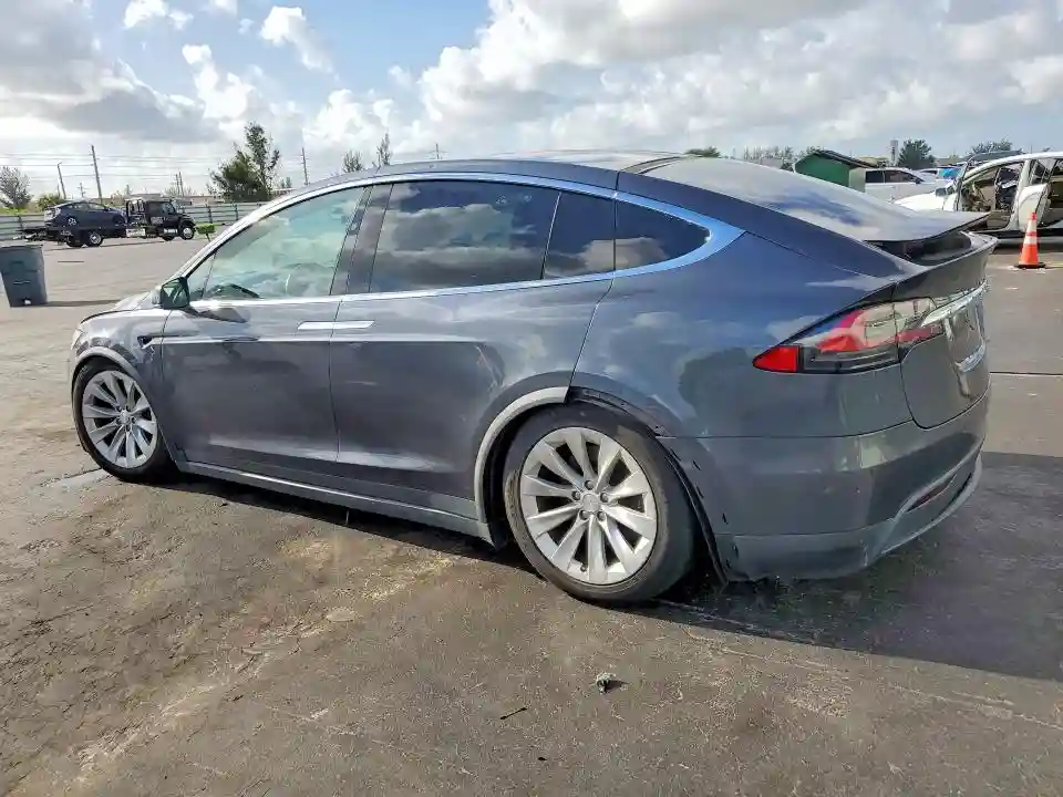 5YJXCDE29HF052215 2017 TESLA MODEL X-1