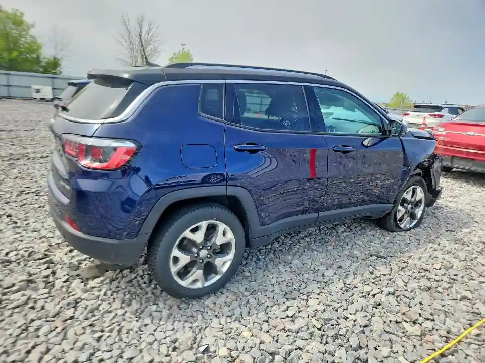 3C4NJDCB1JT140697 2018 JEEP COMPASS-2