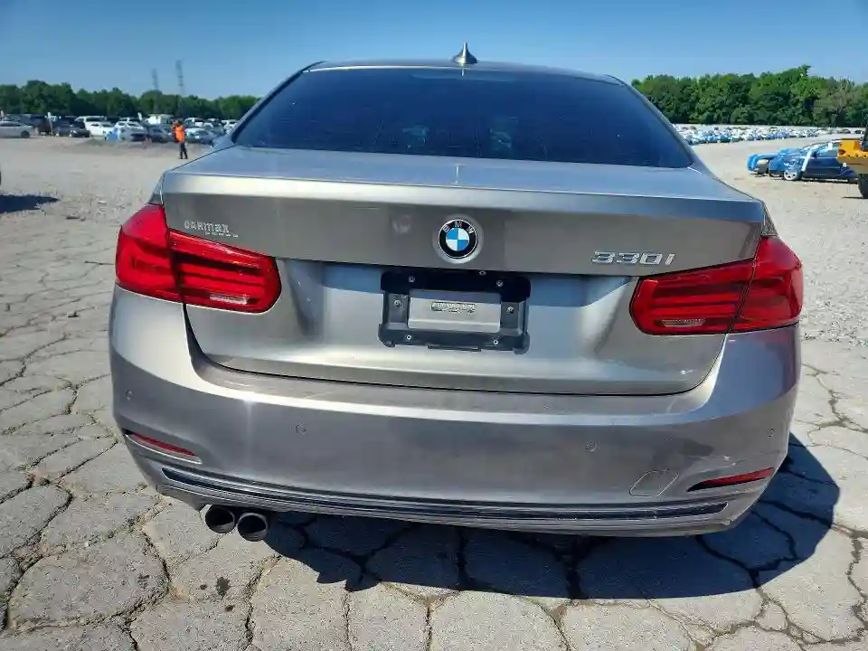WBA8B9G54JNU98918 2018 BMW 3 SERIES-5