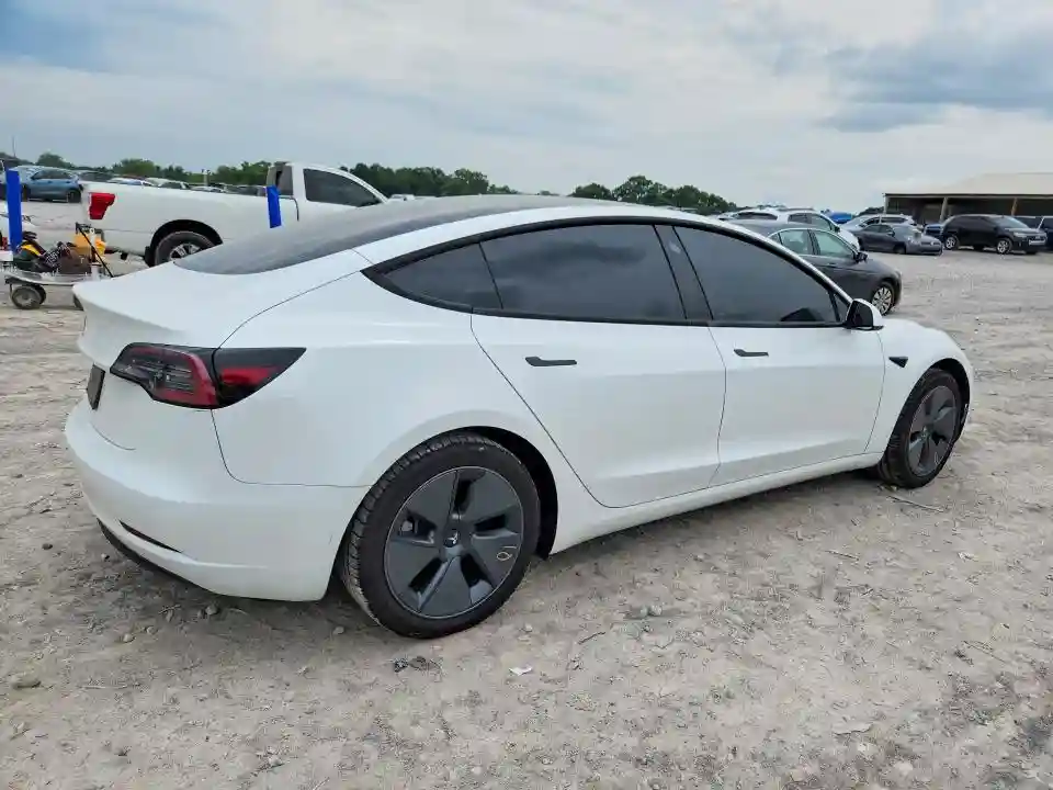 5YJ3E1EA5PF565751 2023 TESLA MODEL 3-2