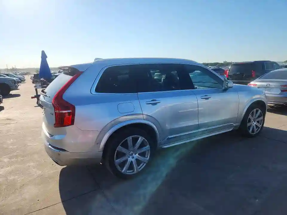 YV4A22PL8J1199706 2018 VOLVO XC90-2