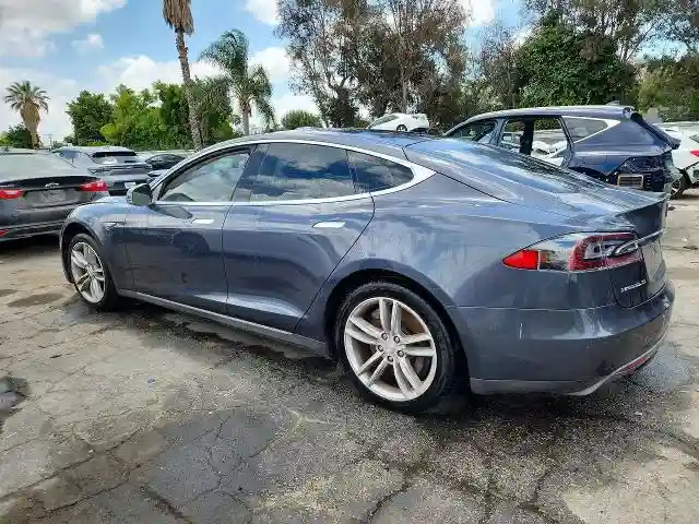 5YJSA1E10GF125492 2016 TESLA MODEL S-1