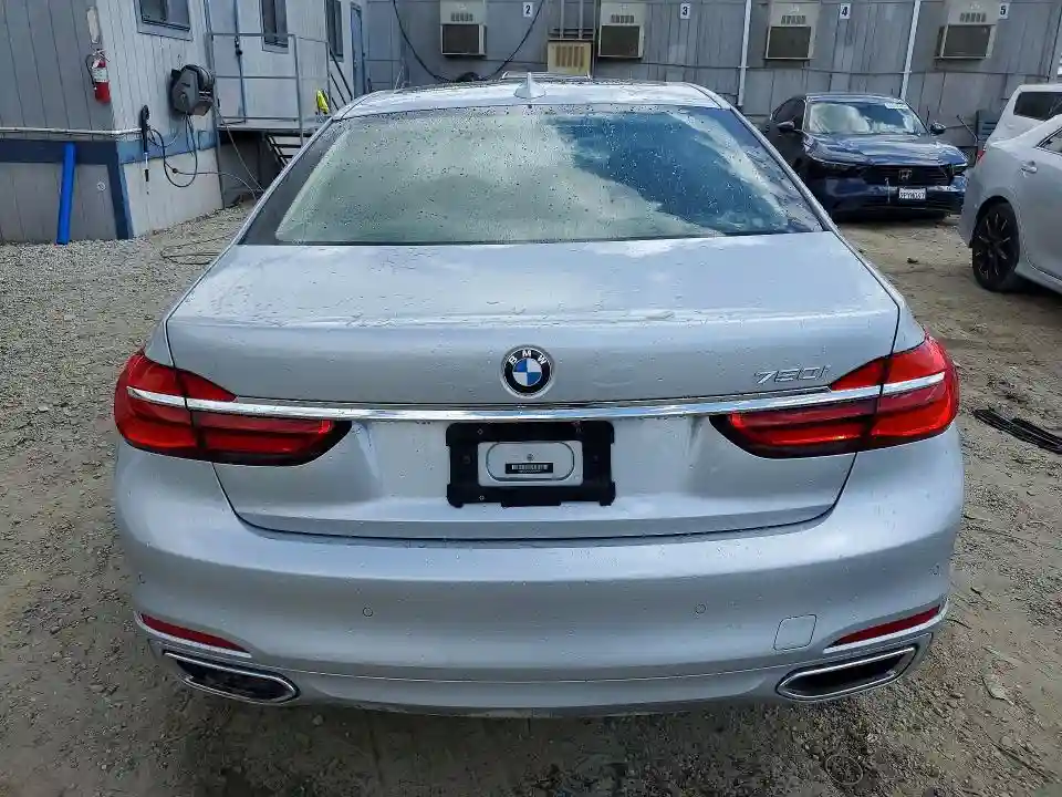 WBA7F0C50JGM23722 2018 BMW 7 SERIES-5