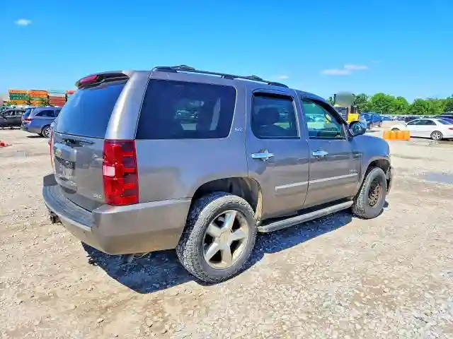 1GNSKCE08BR138923 2011 CHEVROLET TAHOE-2