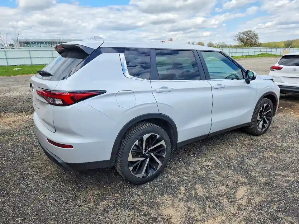 JA4J4TA82NZ041595 2022 MITSUBISHI OUTLANDER-2