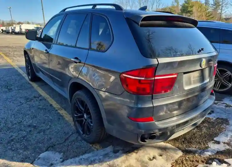 5UXZV4C52CL753358 2012 BMW X5-2