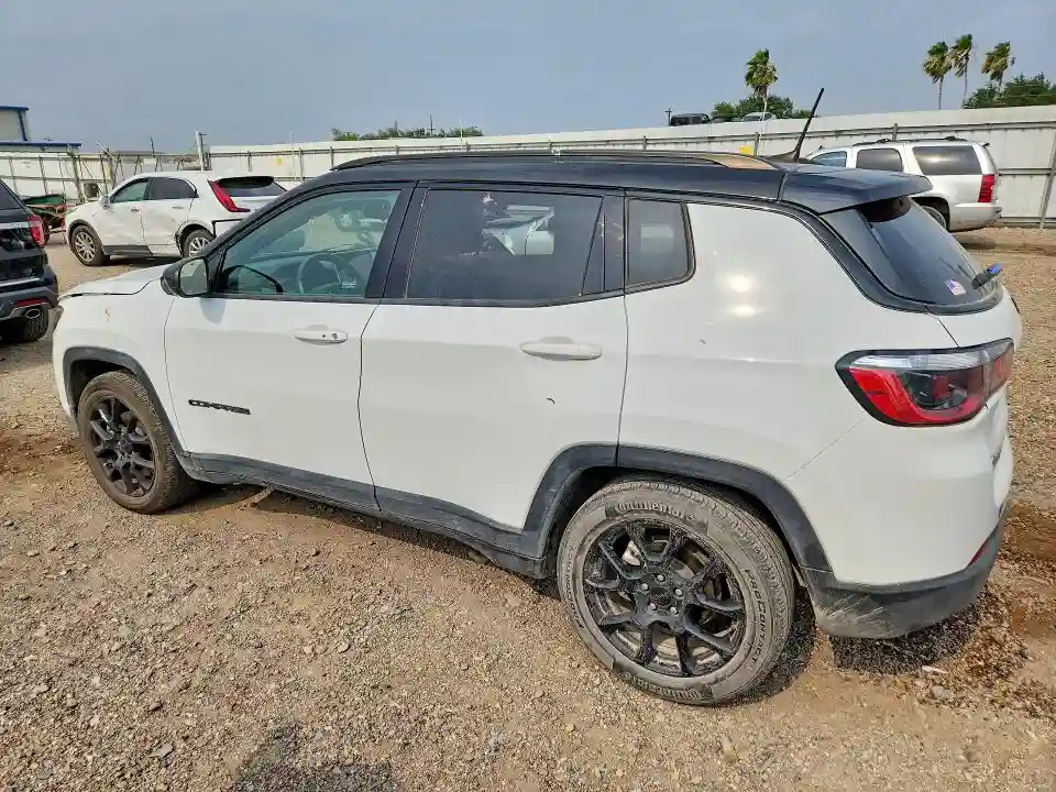 3C4NJCBB2NT213352 2022 JEEP COMPASS-1